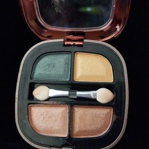 Eyeshadow quad